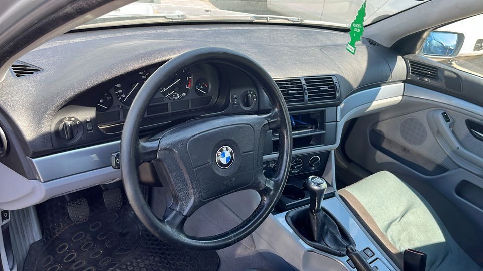 BMW E39 schlachtfest Ersatzteile in Hanau