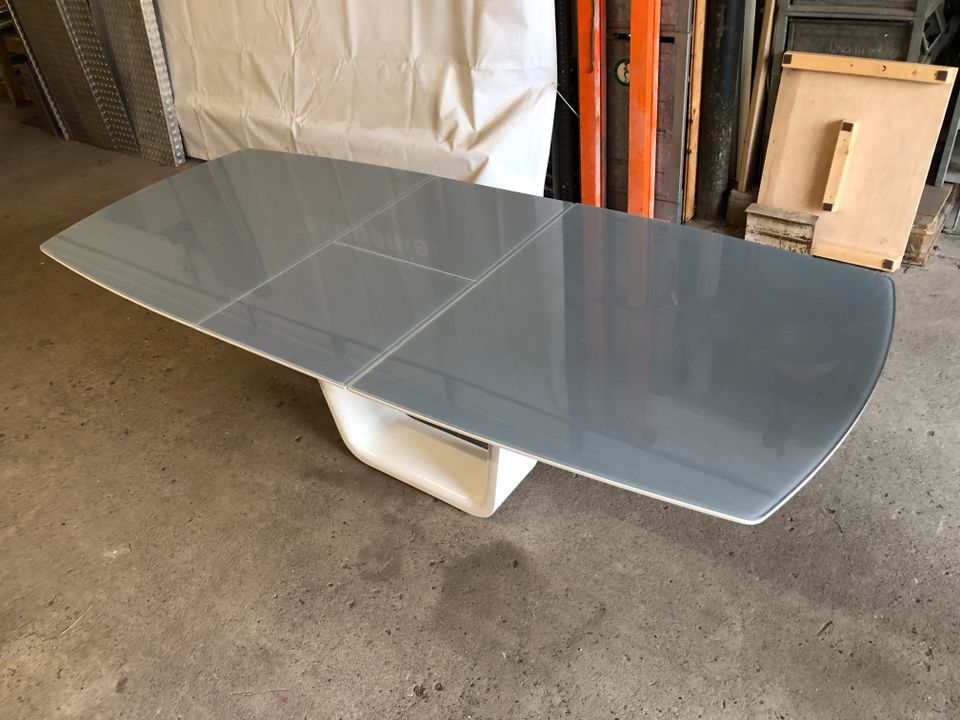 Konferenztisch / Tisch / Glastisch / ...ausziebar - hochwertig in Karben