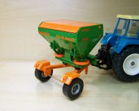 Siku 2269 Düngersteuer Amazone & Fahrrahmen neuw. o.Traktor 1/32 Brandenburg - Steinhöfel Vorschau