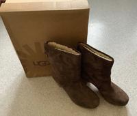 UGG Boots *Modell Lynnea* Gr. 41 München - Bogenhausen Vorschau