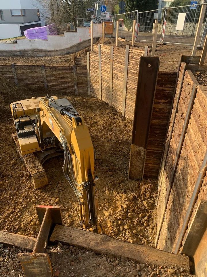 Fundament,Erdarbeiten,Aushub-arbeiten Baggerarbeit-Berliner Verbau in Darmstadt