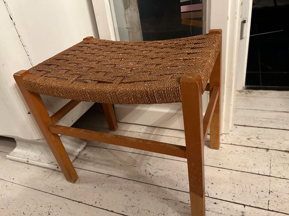 Hocker Rattan Korb Geflecht Mid Century Vintage in Hameln