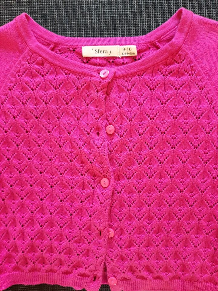 Strickjacke Jacke pink gr 128 Knöpfe von sfera in Mölln