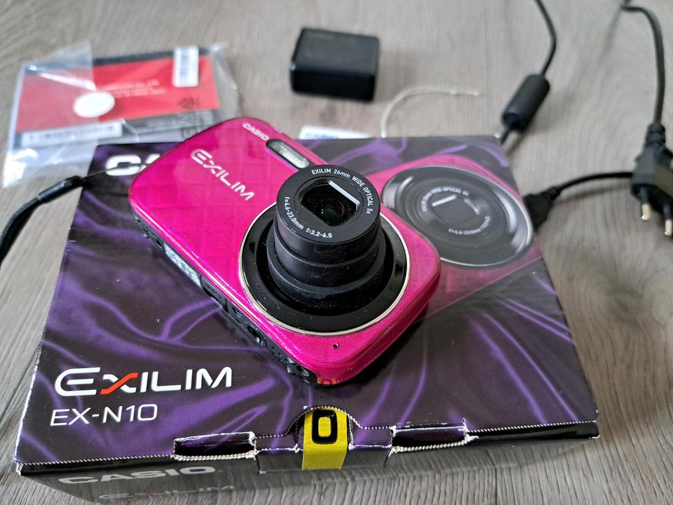 CASIO EXILIM EX-N10 Pink 16,1 MP 5,0x Digitalkamera in Hameln