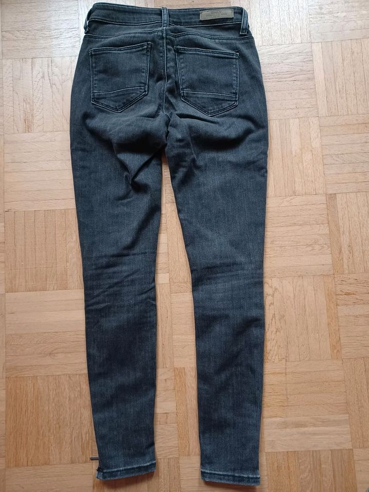 Jeans- Hose - Only - Gr. 26/32 in Hilden