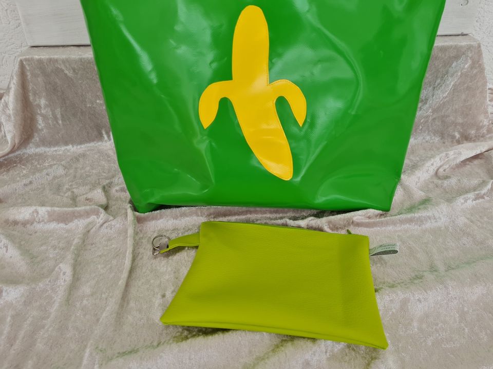 Strandtasche / Shopper XL „Plane“ knallgrün mit Motiv Banane in Hamburg