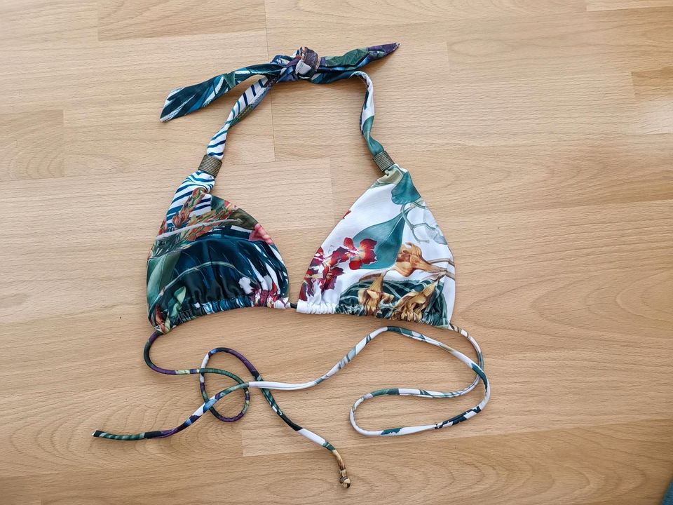 Bikini Oberteil Desigual einwandfrei in Düsseldorf