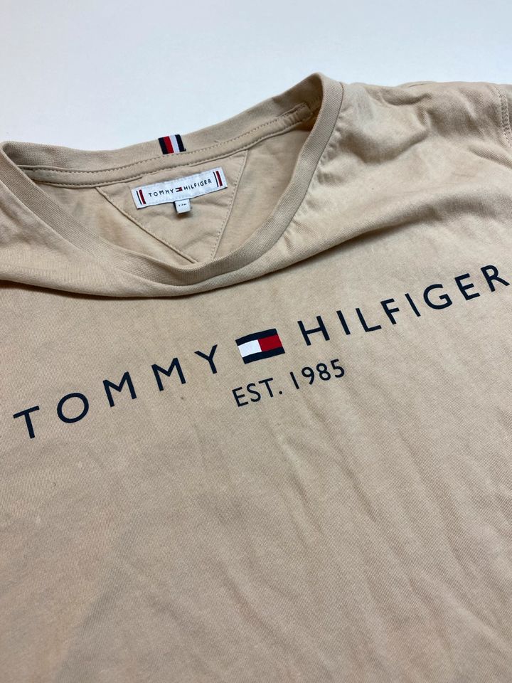 Tommy Hilfiger Tshirt, Beige Gr.176 in Berlin