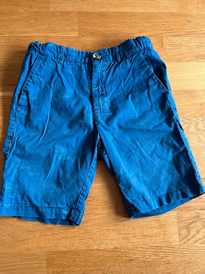 H&M * Shorts kurze Hose mit Fisch Hai Motiv * 134 * dunkelblau in Öhringen