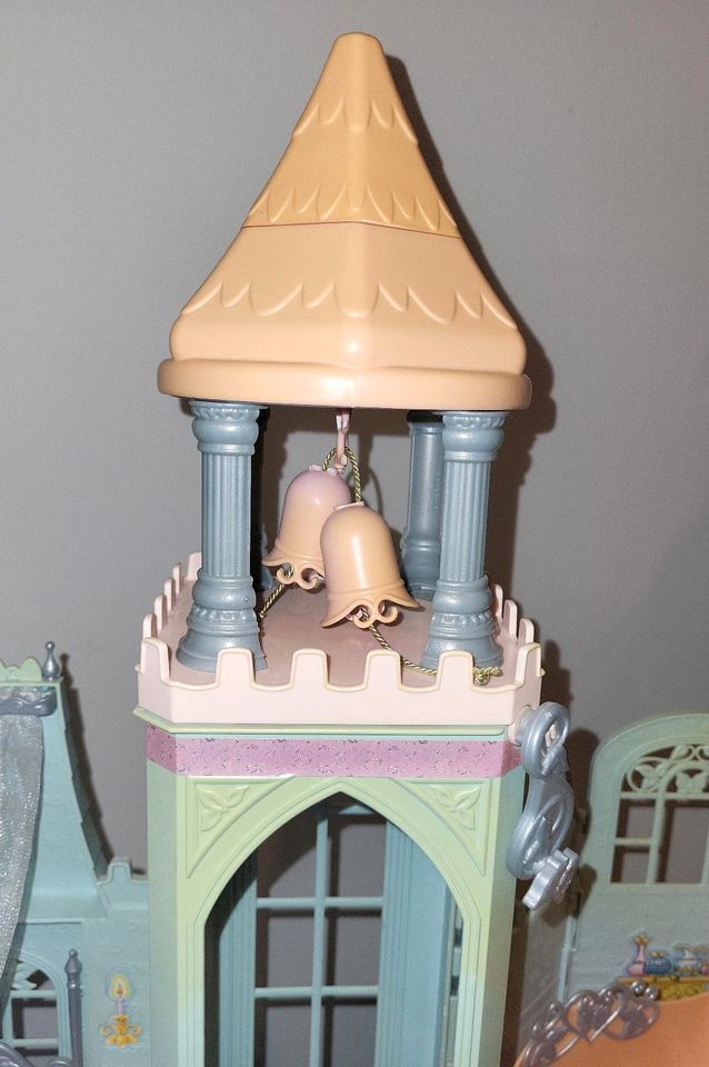 Barbie Traumschloss mit Zubehör Haus in Leipzig