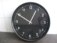 Große Schwarze Uhr zum aufhängen 40 cm Durchmesser modern Düsseldorf - Eller Vorschau