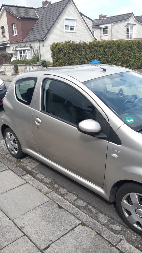 TOYOTA AYGO 2007 TÜV BIS JUNI 2025 in Schenefeld