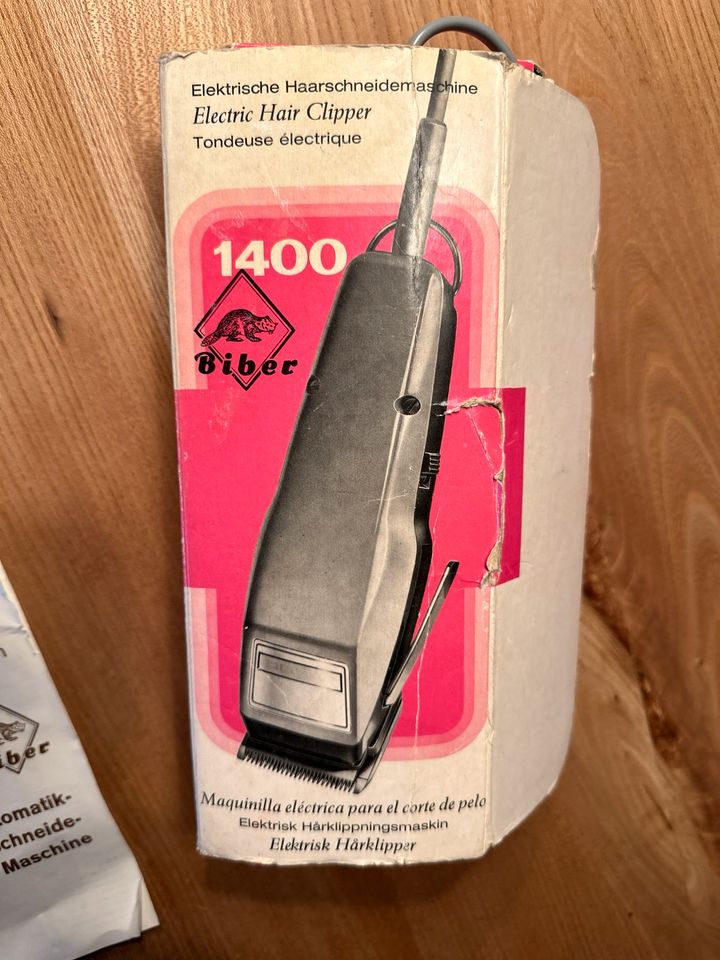Sehr alte Haarschneidemaschine der Marke Biber 1400 in Remscheid