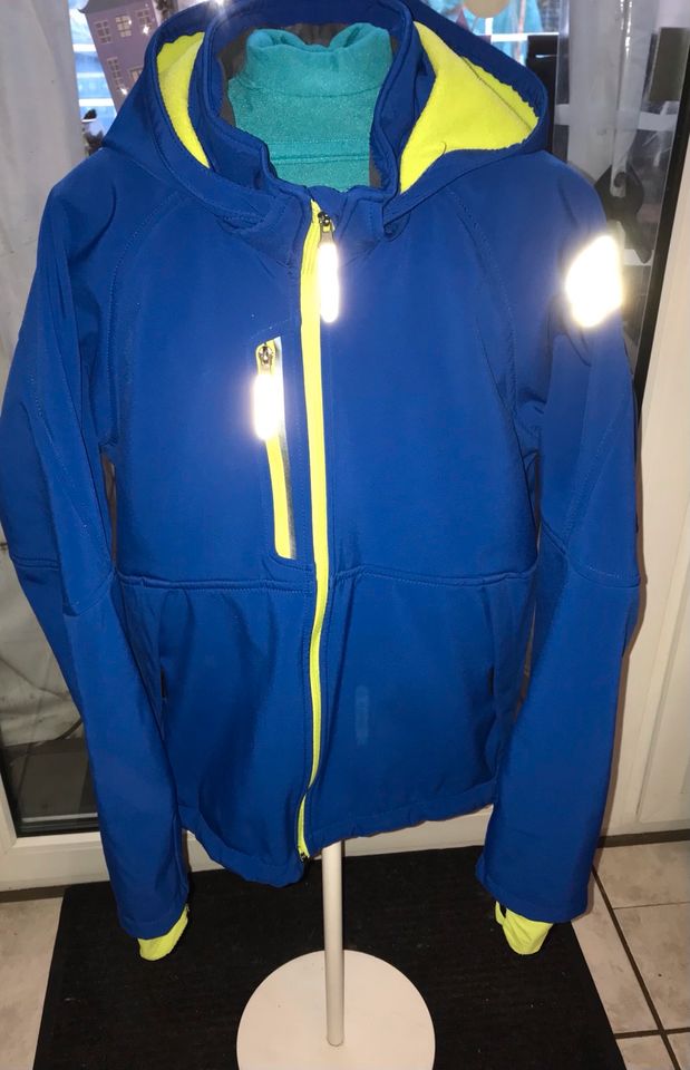 H&M Softshell Jacke gr 164 in Harsewinkel