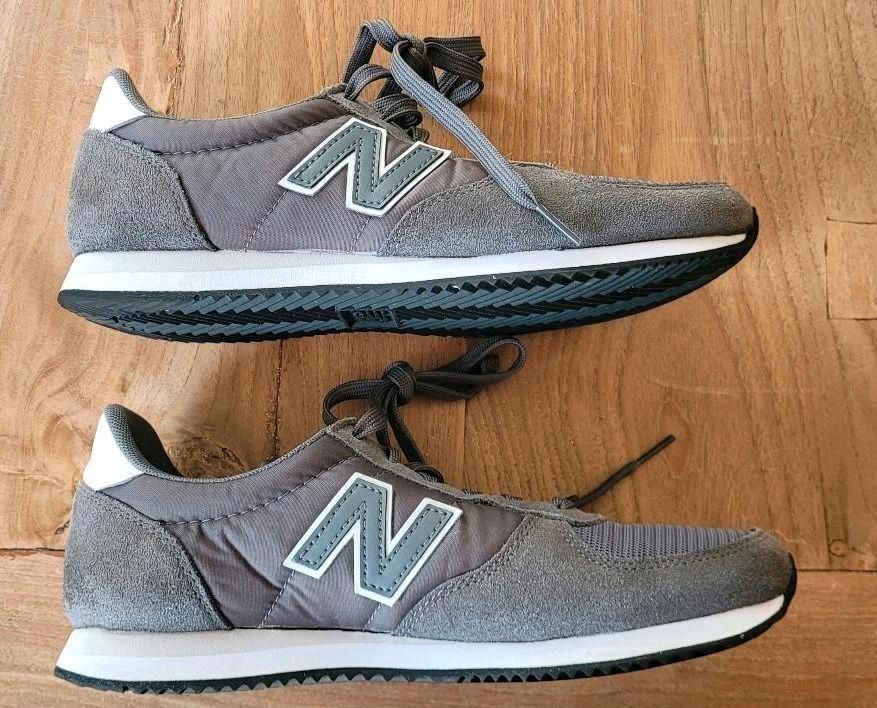 NB220 NEW BALANCE 40 grau Sneaker NEUw Original Leder in Wuppertal