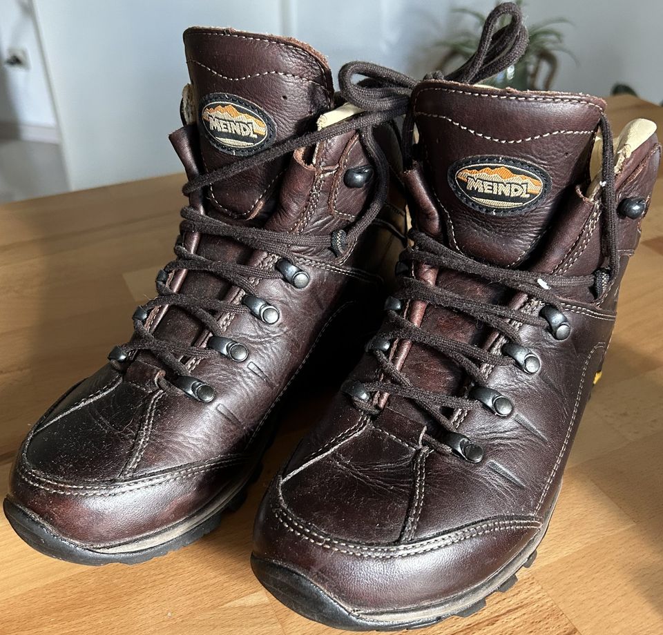 Meindl Bergamo Lady Wanderstiefel Gr. 39 fast NEU in Dresden -  Kleinzschachwitz | eBay Kleinanzeigen ist jetzt Kleinanzeigen