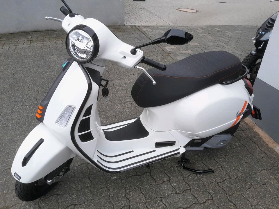 Vespa GTS 300ccm SuperSport *NEU* - Jetzt über350€ sparen- in Steffenberg