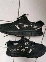 Nike Schuhe shoes sneakers sehr bequem und leicht Gr. 40 Bayern - Erlangen Vorschau