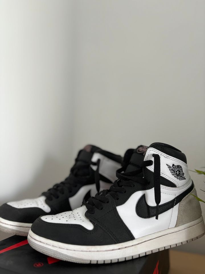 Air Jordan 1 Retro High OG Stage Haze in Kirkel