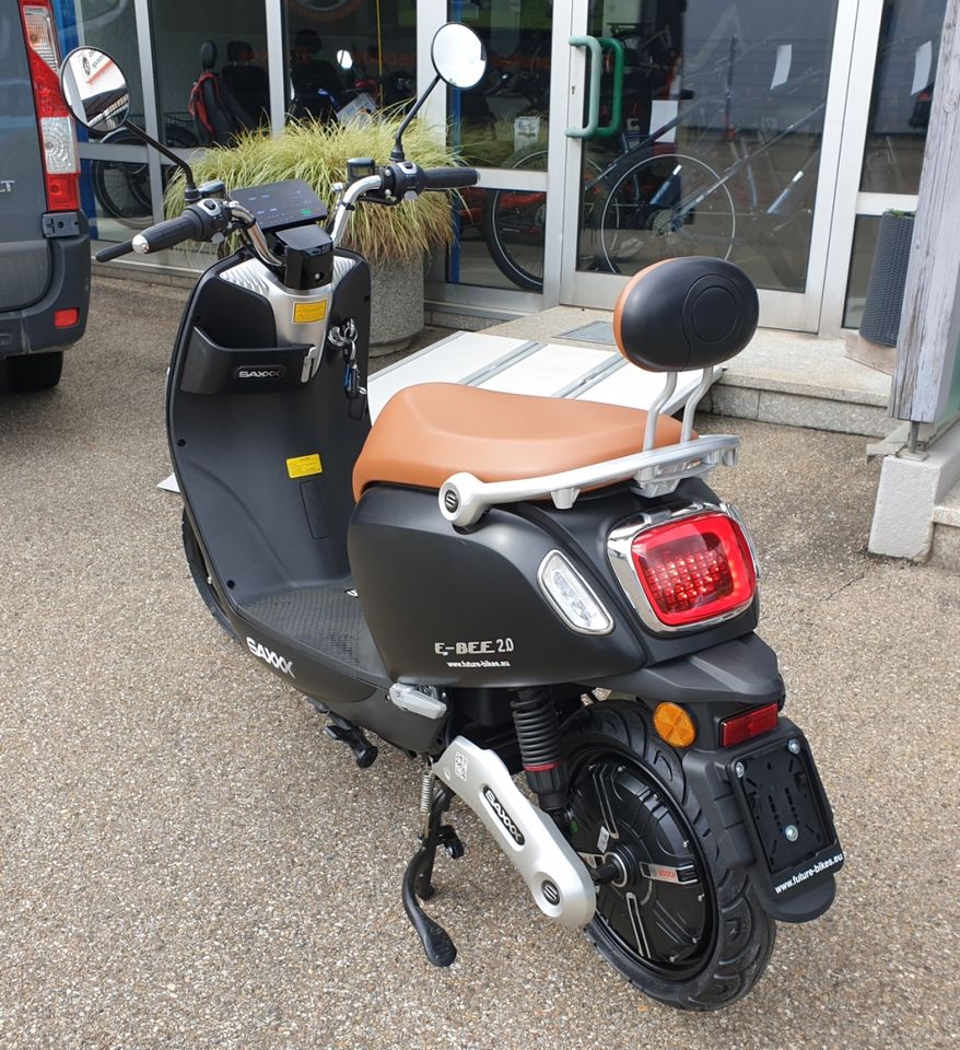 Elektroroller SFM E-BEE 2.0 45 Kmh 60V 3kW Naben-Motor WEISS NEU! in  Baden-Württemberg - Crailsheim | Motorroller & Scooter gebraucht | eBay  Kleinanzeigen ist jetzt Kleinanzeigen