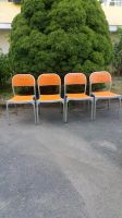 4 Stühle aus grauen Alu, mit Orange farbenen Sitzflaeche wie 70er Berlin - Neukölln Vorschau