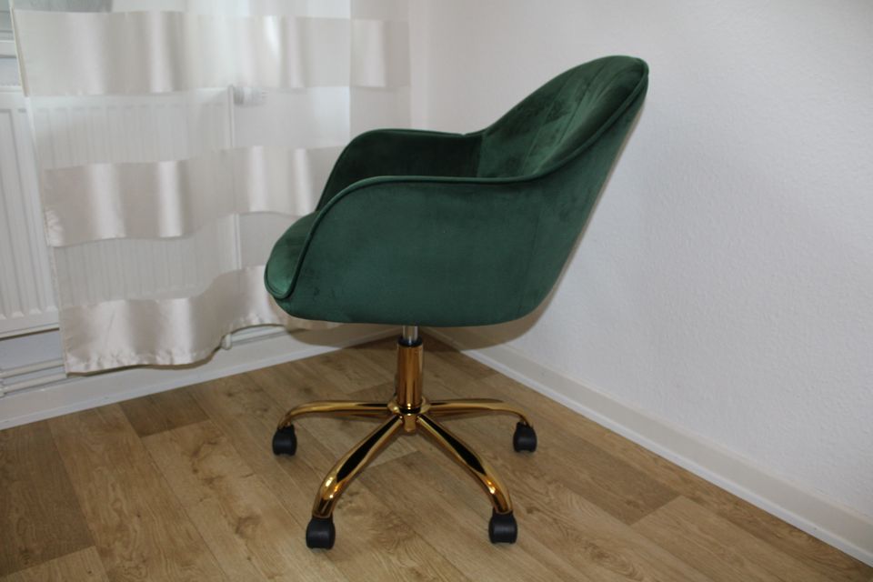 Stylischer Bürostuhl in grün und gold in Hannover