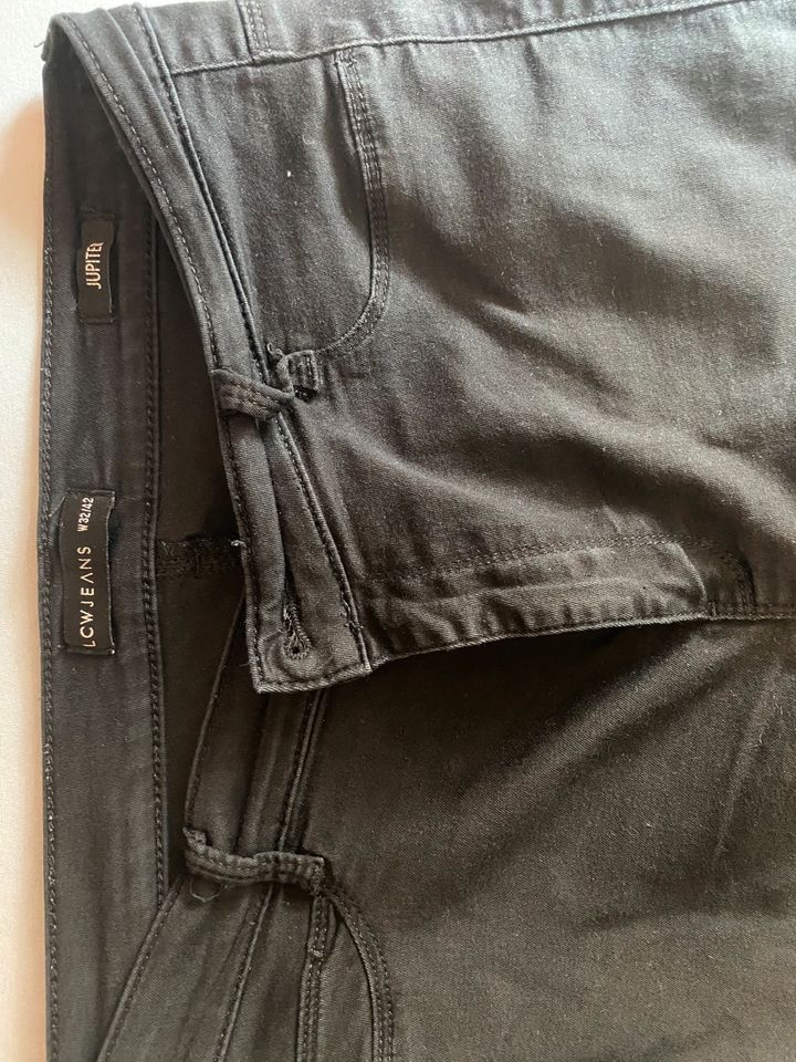 Schwarze skinny jeans zu verkaufen in Gelsenkirchen