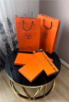 Hermes Box Schachtel Geschenk Verpackung Tasche Schal Frankfurt am Main - Rödelheim Vorschau