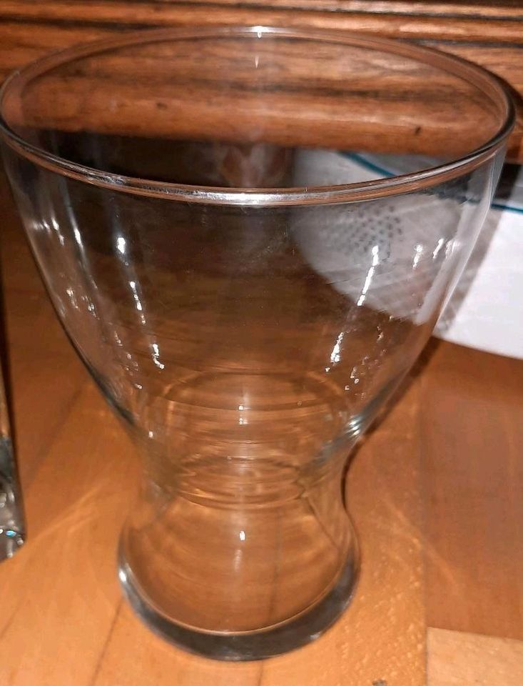 Vase 20cm hoch 14 cm Durchmesser in Lehre