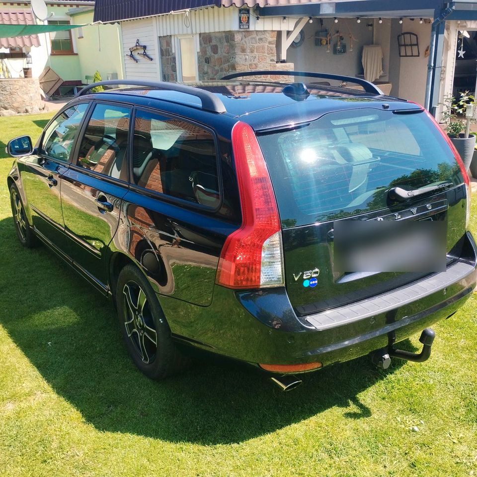 Volvo V50 Kombi 2.4  5 Zyl.  Momentum in Zarrendorf