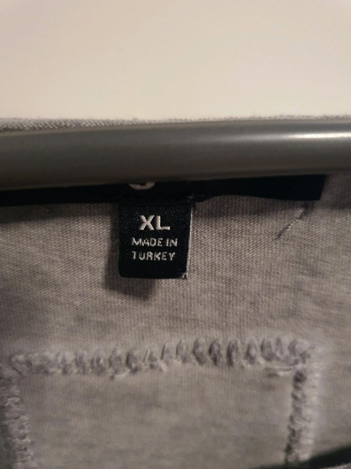 Tigha Herrenshirt XL in Großheide