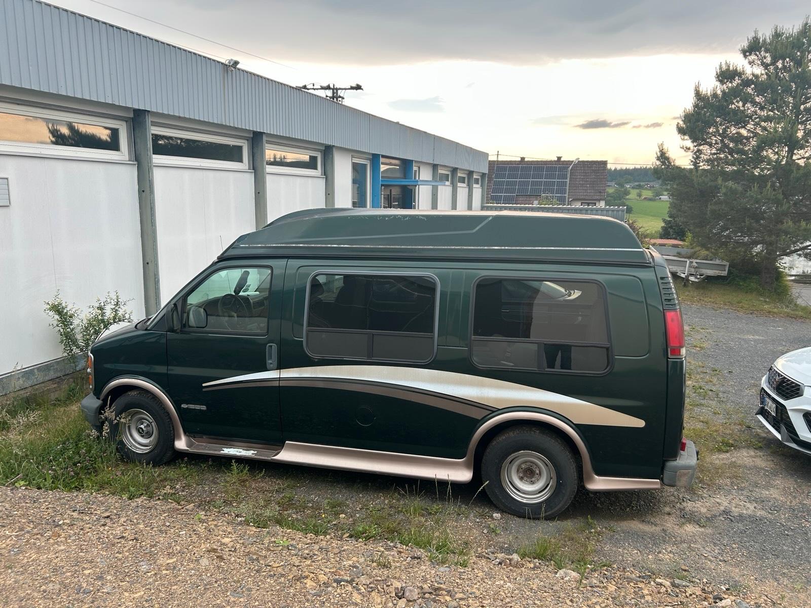 Abbildung des Autos Chevrolet Express  An Ba…