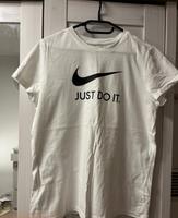 Nike T-Shirt Damen Baden-Württemberg - Allmersbach Vorschau
