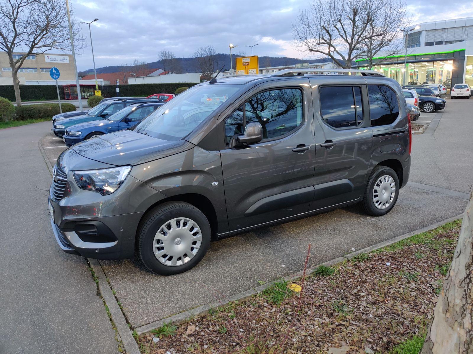 Abbildung des Autos Opel Combo Life 1.2 Turb…