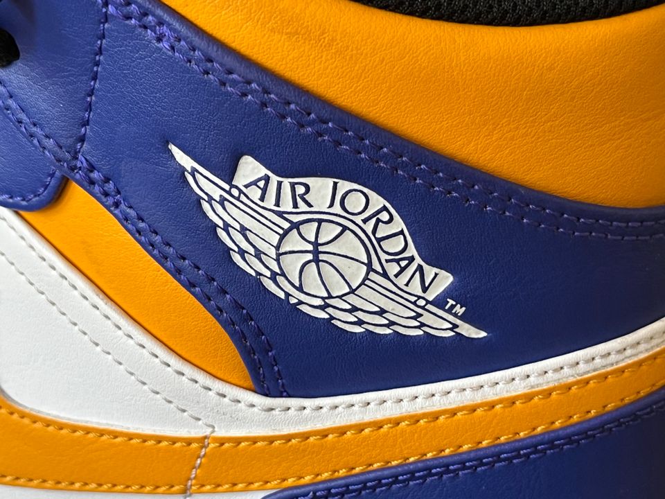 Air Jordan 1 Mid Lakers (2022) - Sneaker - LA Lakers - Gr. 45 in Hamburg