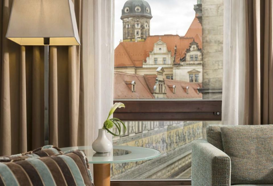 Kurzurlaub Hilton Hotel Dresden Einzelzimmer Schwimmbad Sauna 1P in Dresden