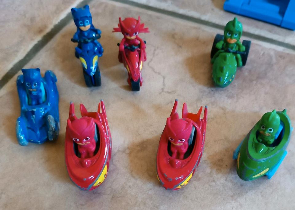 PJ masks Figuren Autos Spielplatz umbaubares Hauptquartier Sammlu in Wettin-Löbejün