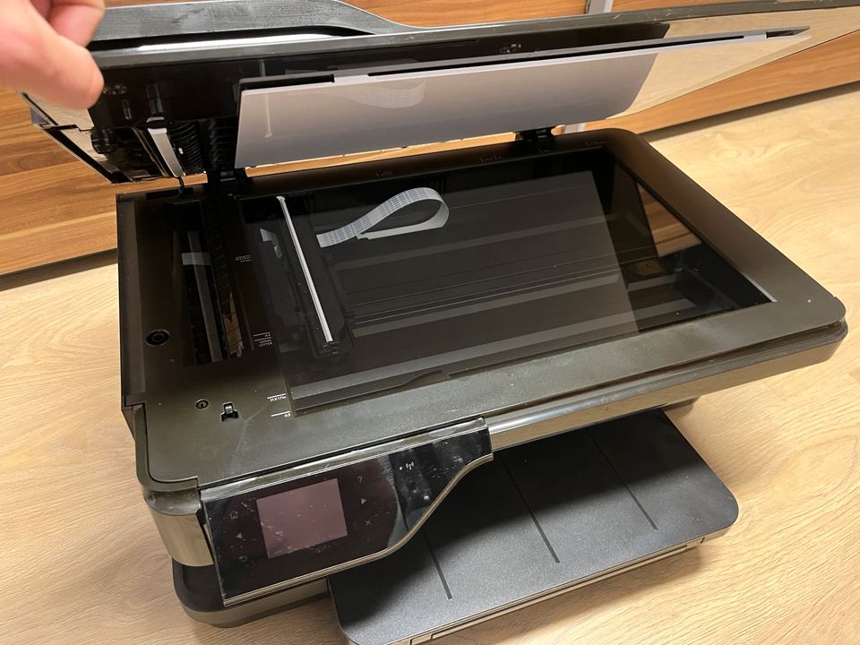 Biete einen HP Officejet 7612 in Schlier