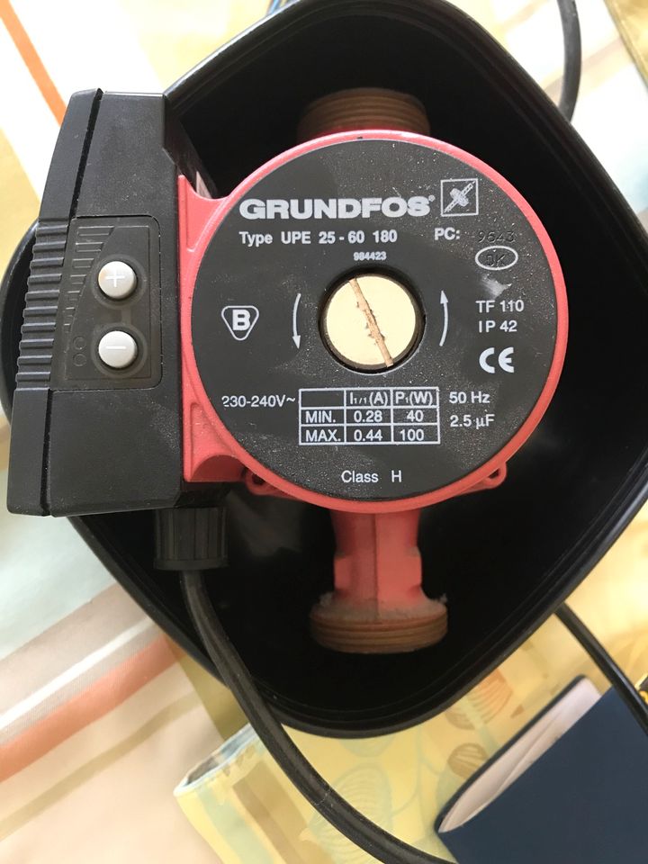 Grundfos umwälzpumpe UPE25-60 180 funktioniert in Schwaig