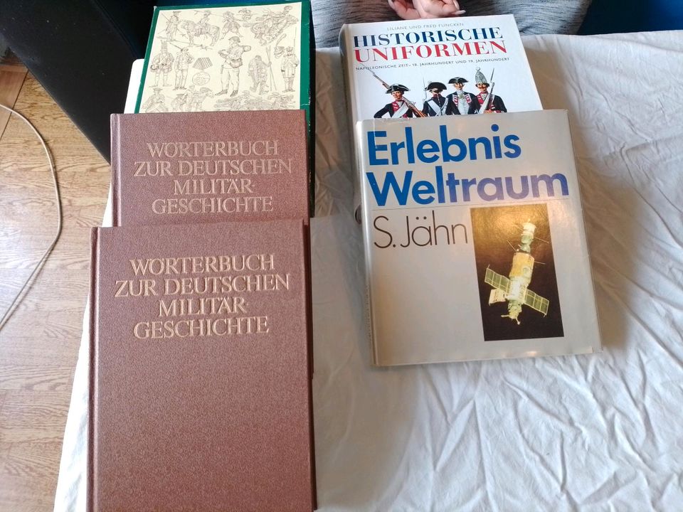 Bücher, Münzen und einiges mehr aus der ehemaligen DDR!!! in Burg
