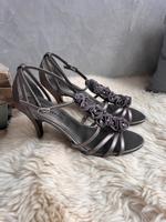 Sandalen zu Kleid / Hochzeit  NEU Nordrhein-Westfalen - Haltern am See Vorschau