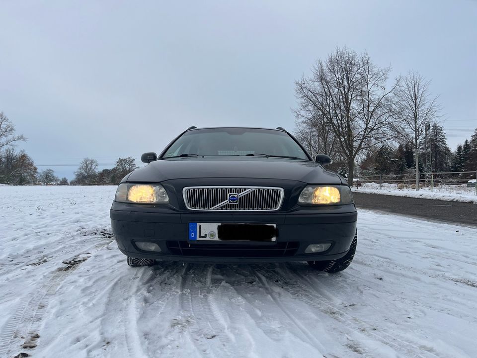 Volvo V70 II 2.5T 209PS Automatik Autogas in Leipzig