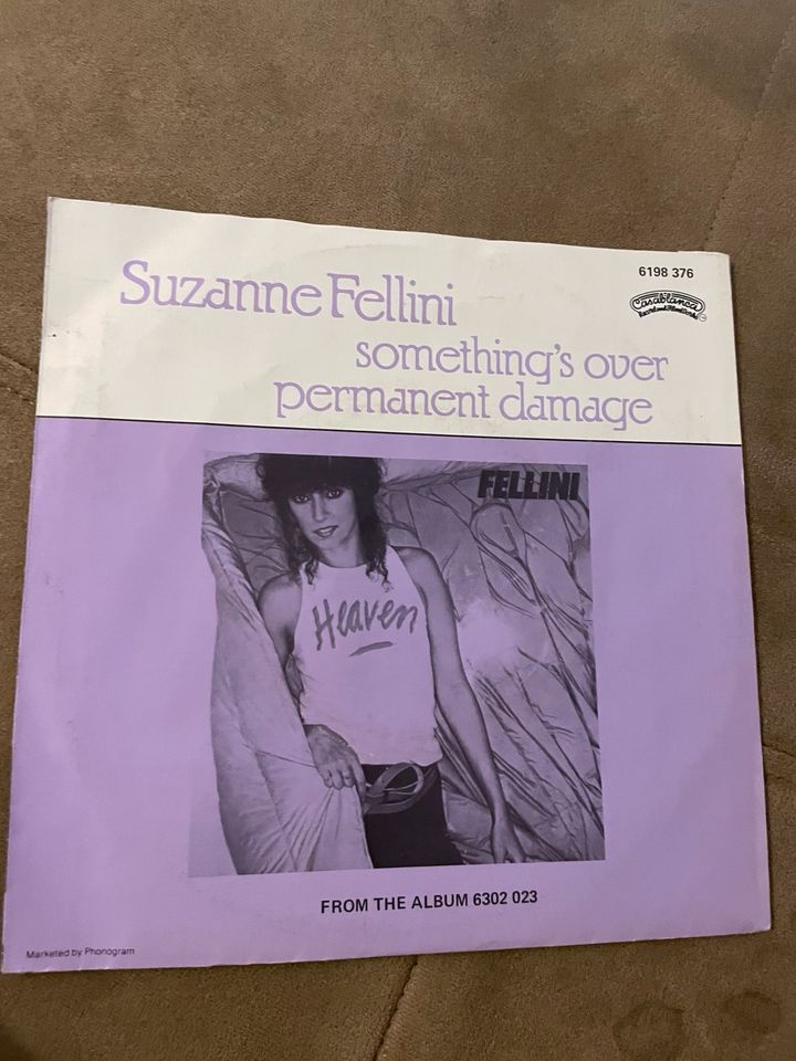 Suzanne Fellini - Something‘s over, Vinyl 7“ in Scheßlitz