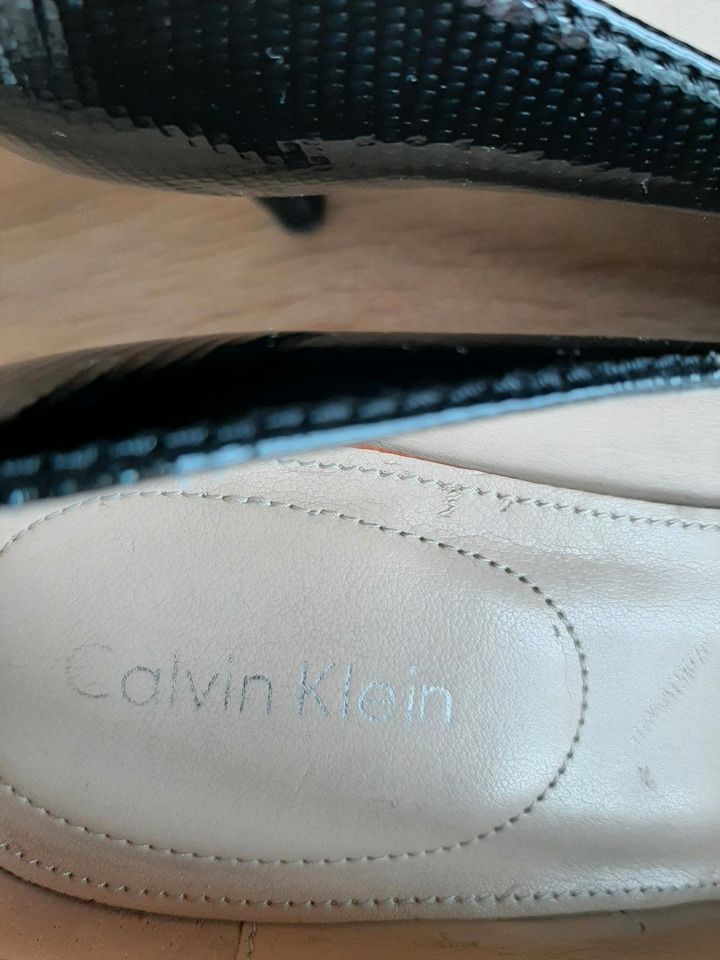 Damenpums schwarz.Calvin Klein gr.37.5. USA gr.7.5 in Bonn