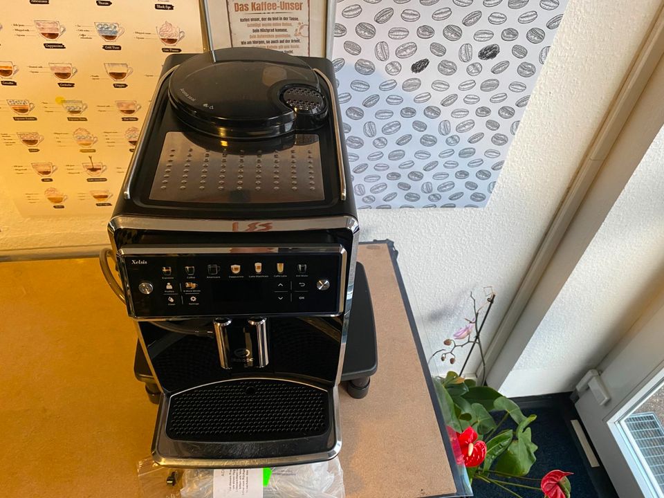 Saeco Xelsis SM7580 Kaffeevollautomat + 1 Jahr Gewährleistung in Stuttgart