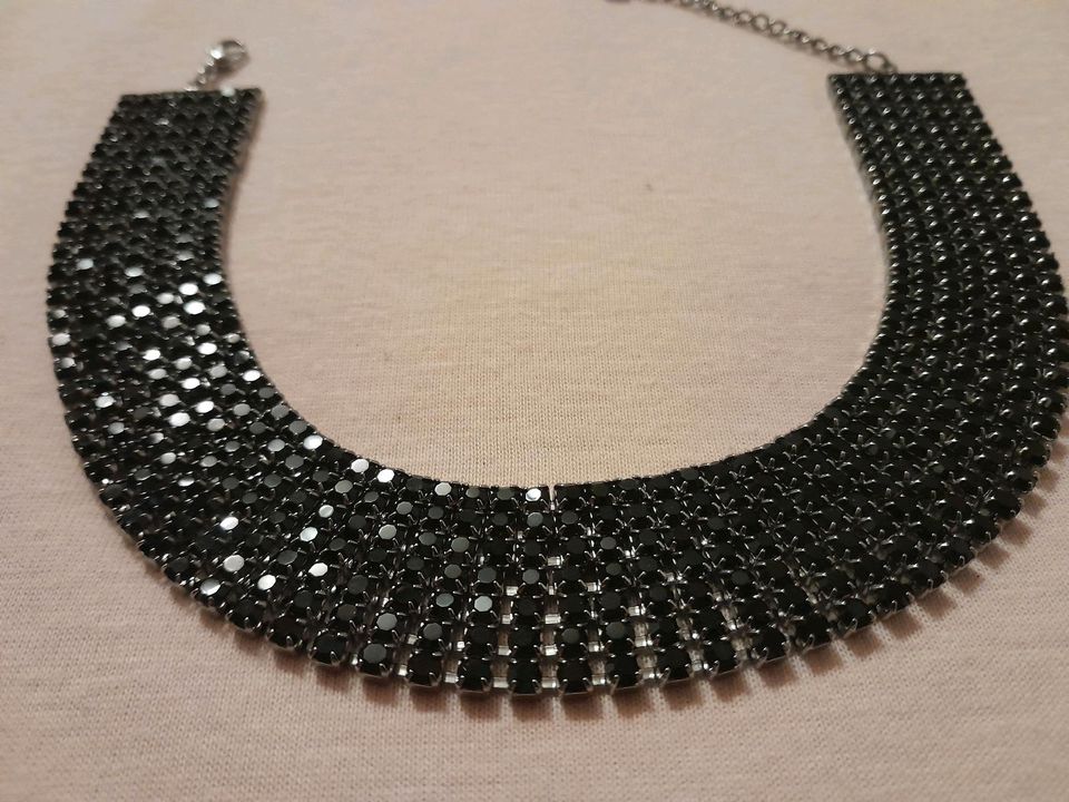 ❤️ DESIGNER COLLIER SEXY KETTE ENG SCHWARZ NEU! ECHTE KRISTALLE in Moosburg a.d. Isar