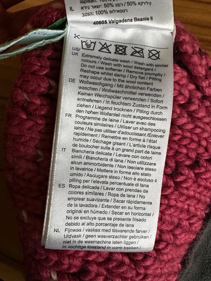 Wintermütze Strick Bommel Vaude pink/Beere/lila/rosa Vlies in Radeburg