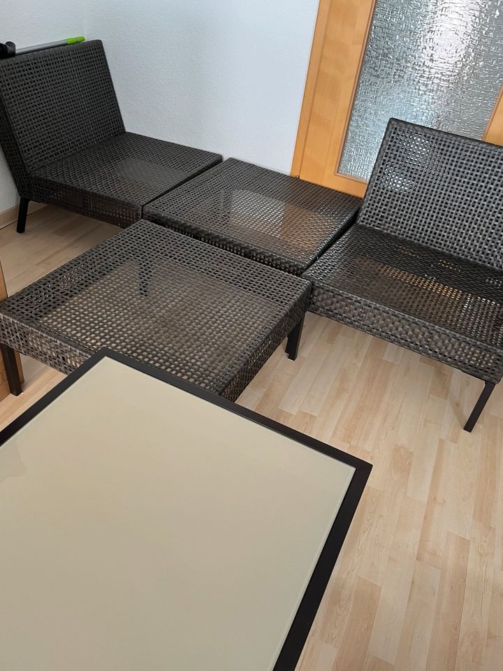 Rattan Stühle mit Tisch in Düsseldorf