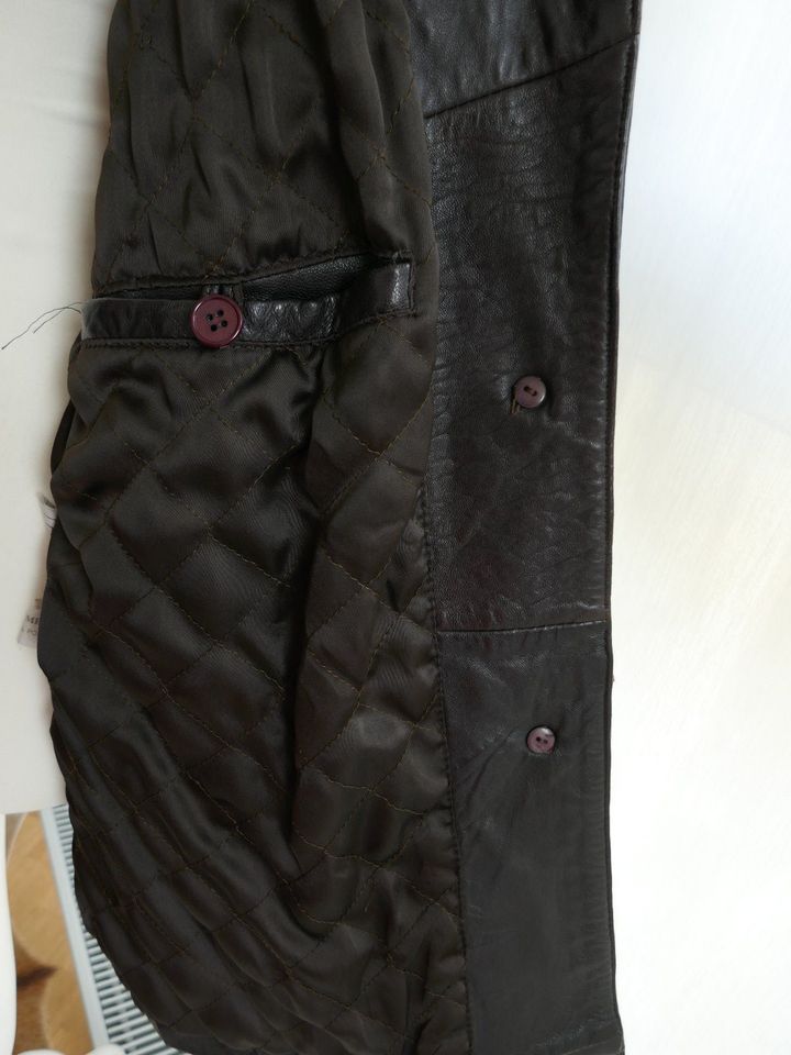 Winterjacke Jacke Leder gefüttert Gr. 38/40 braun Plüschkragen in Frankfurt am Main