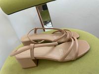 Riemchensandalen nude Baden-Württemberg - Tübingen Vorschau